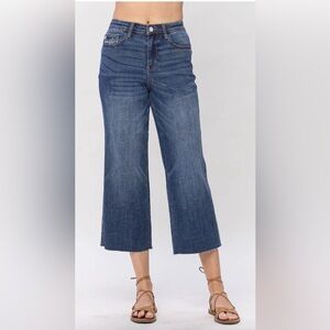 Judy Blue Wide-Leg Cropped Jeans - Blue Size 15/32 with 23” Inseam 11.75 Rise